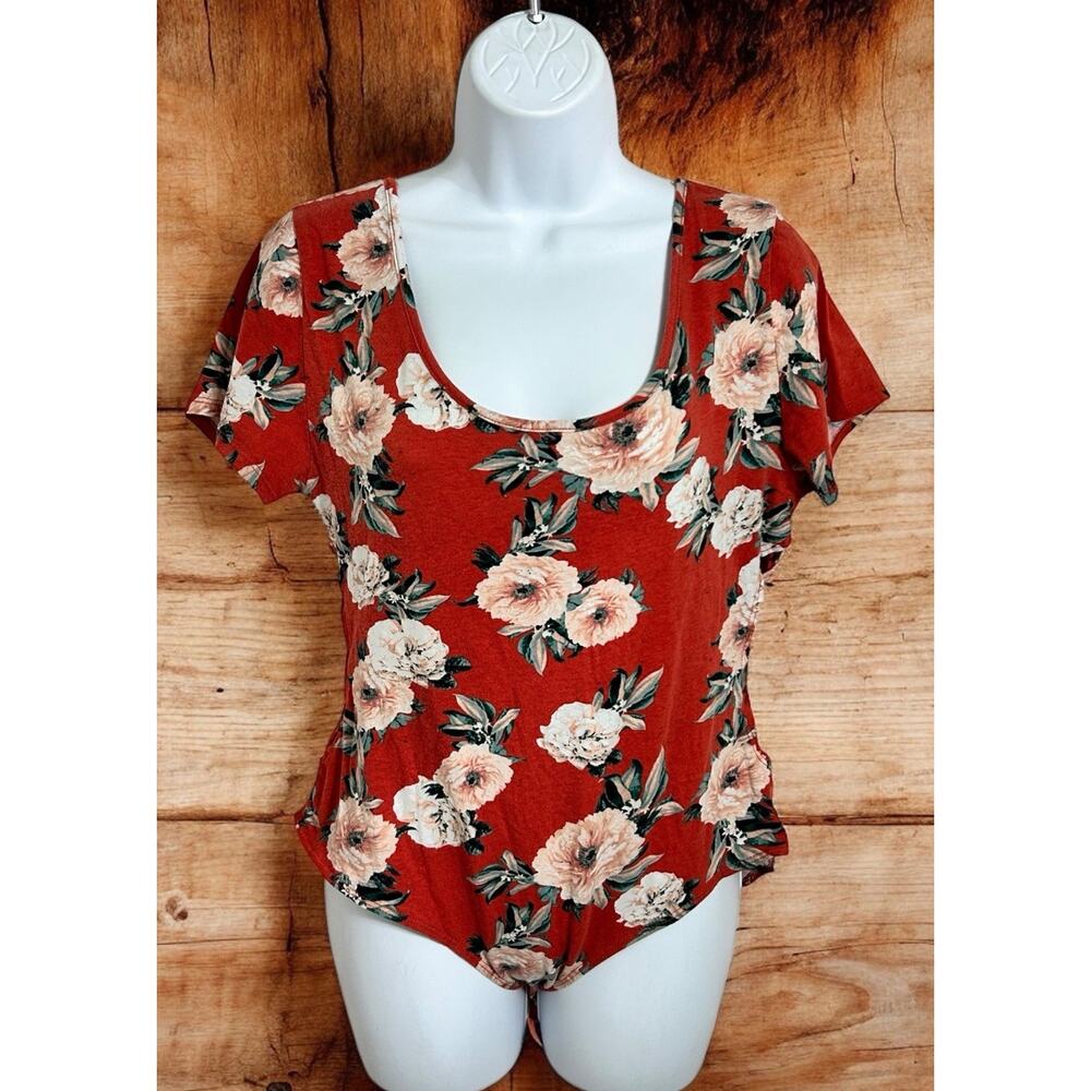 Floral Bodysuit Sz XL Scoop Neck and Back Open Sides Short Sleeve Top Blouse